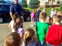 b_1024_768_0_00_images_2023_2024_WYDARZENIA_policjant_wrzesien_383000910_779815060613111_6821045229072152944_n